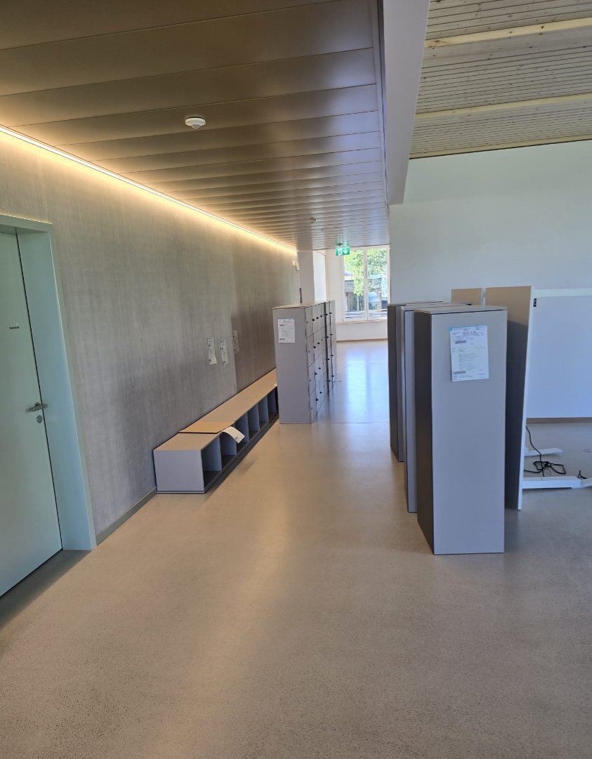 Büro-Auftrag – Schließfächer & Regale